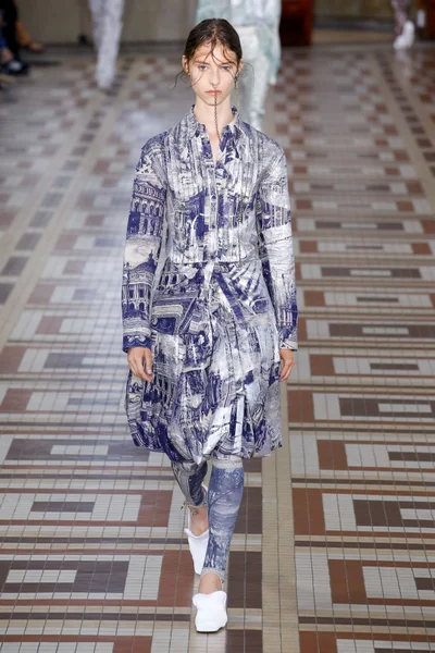 Look 37